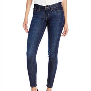Levi’s 710 super skinny jeans